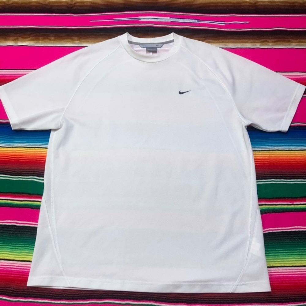 Vintage Silver‎ Label Nike Y2K Tee